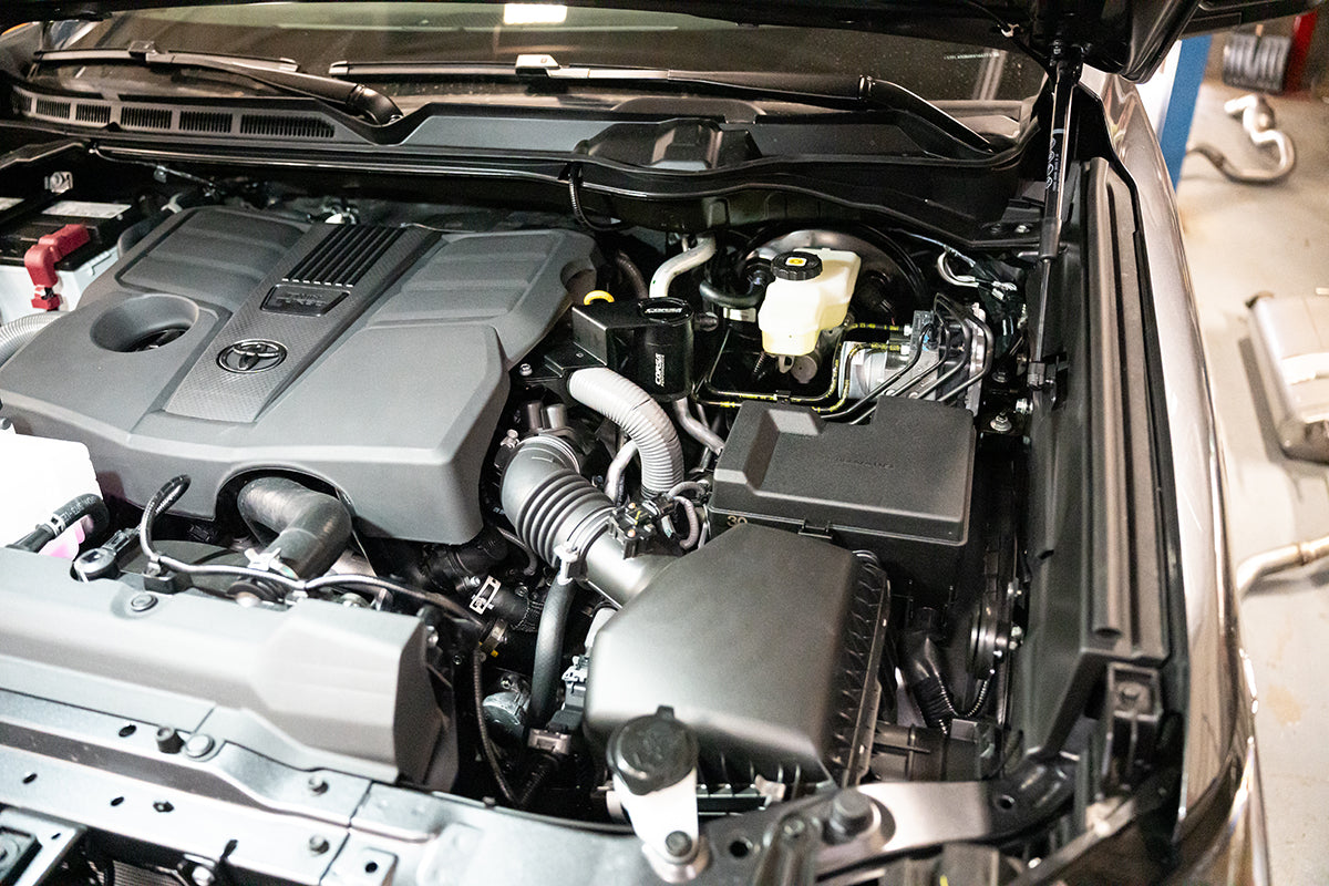 Aluminum Oil Catch Can w/ Bracket | 2022-2024 Toyota Tundra 3.4L V6 (CC0020)
